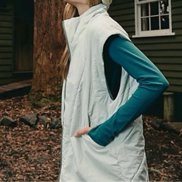 SOLD. DO NOT BUY. Free People FP Movement Slalom Reversible Fleece - Picture 6 of 13